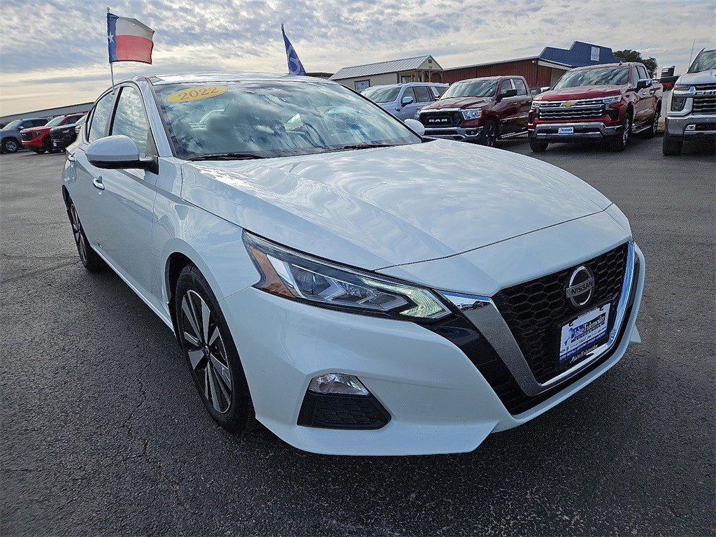 Used 2022 Nissan Altima 2.5 SV w/ SV Premium Package image 10