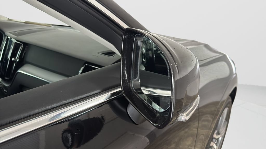 Used 2019 Volvo XC60 T6 Momentum w/ Advanced Package AWD/4WD image 36