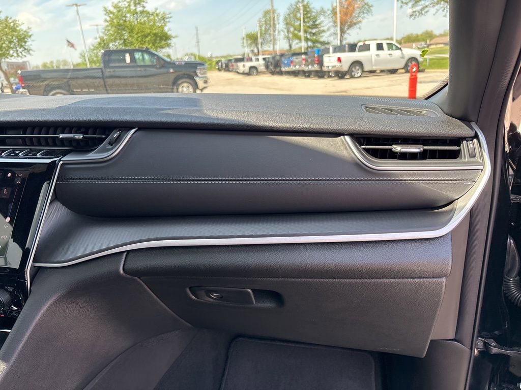 New 2025 Jeep Grand Cherokee Altitude AWD/4WD image 54