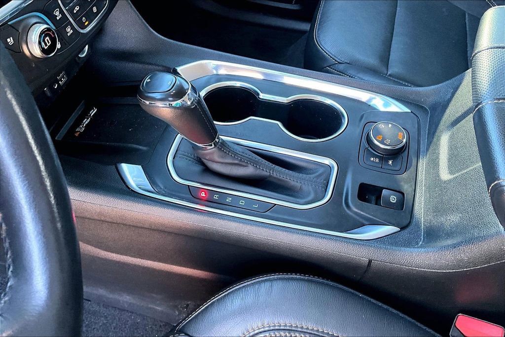 Used 2020 Chevrolet Traverse Premier w/ LPO, Black Accent Package AWD/4WD image 17