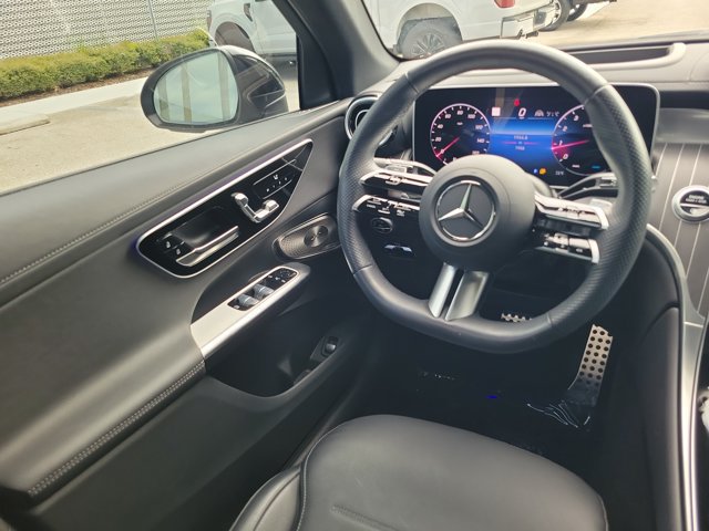 Used 2024 Mercedes-Benz GLC 300 4MATIC image 15
