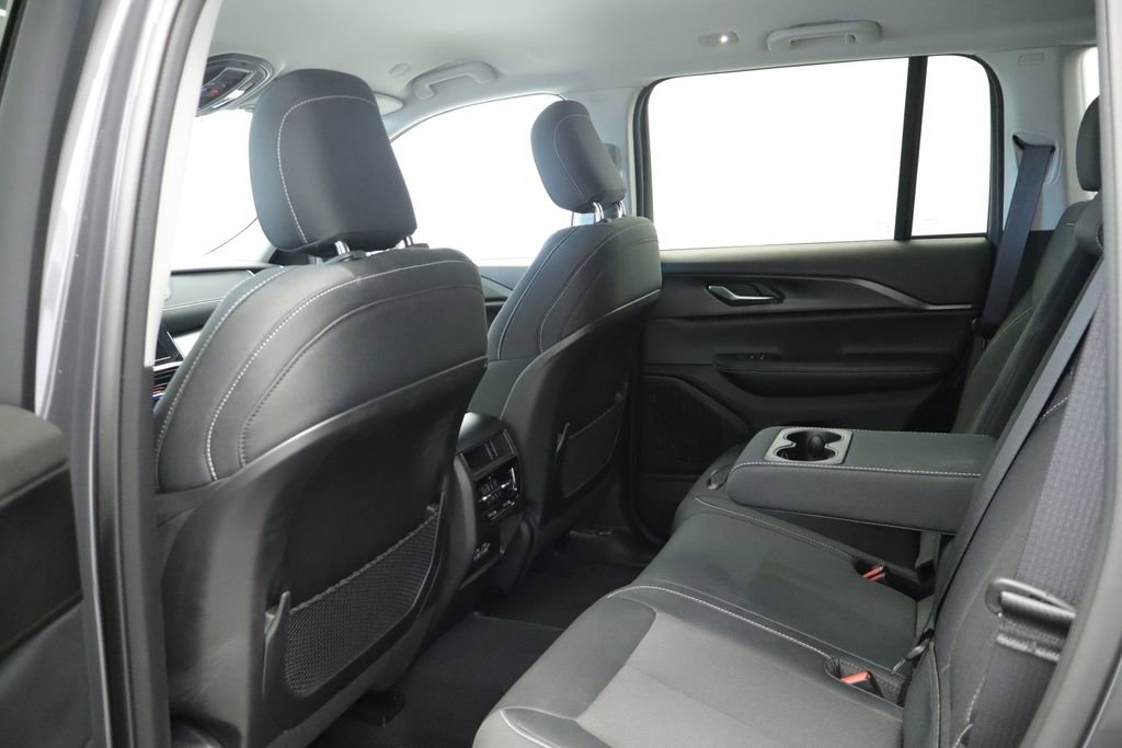Used 2023 Jeep Grand Cherokee Laredo AWD/4WD image 23