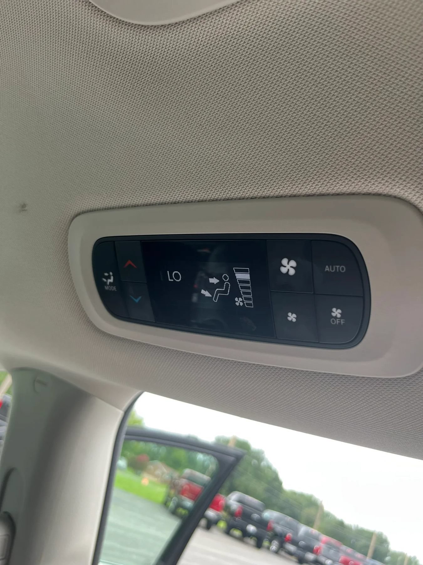 Used 2023 Chrysler Pacifica Touring-L FWD image 29