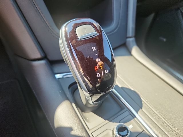 Certified 2023 Cadillac XT5 Premium Luxury w/ Technology Package AWD/4WD image 15