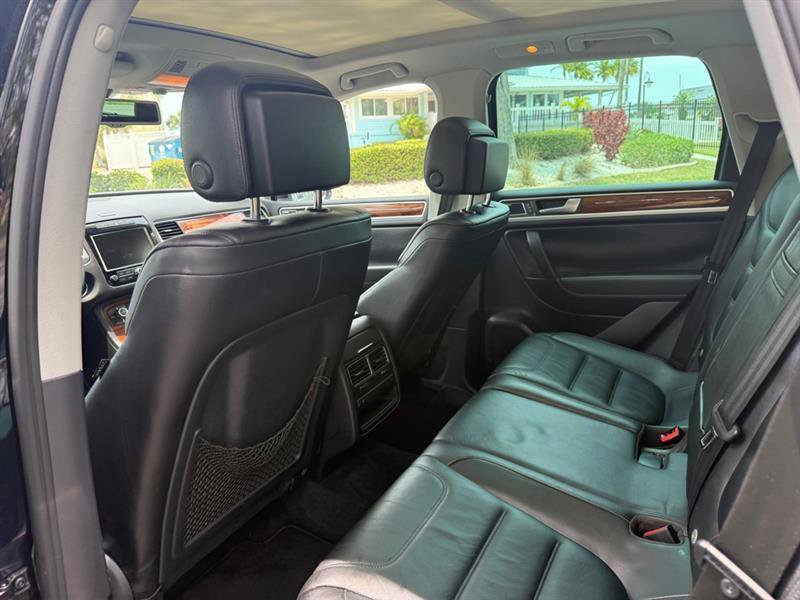 Used 2012 Volkswagen Touareg Sport AWD/4WD image 14