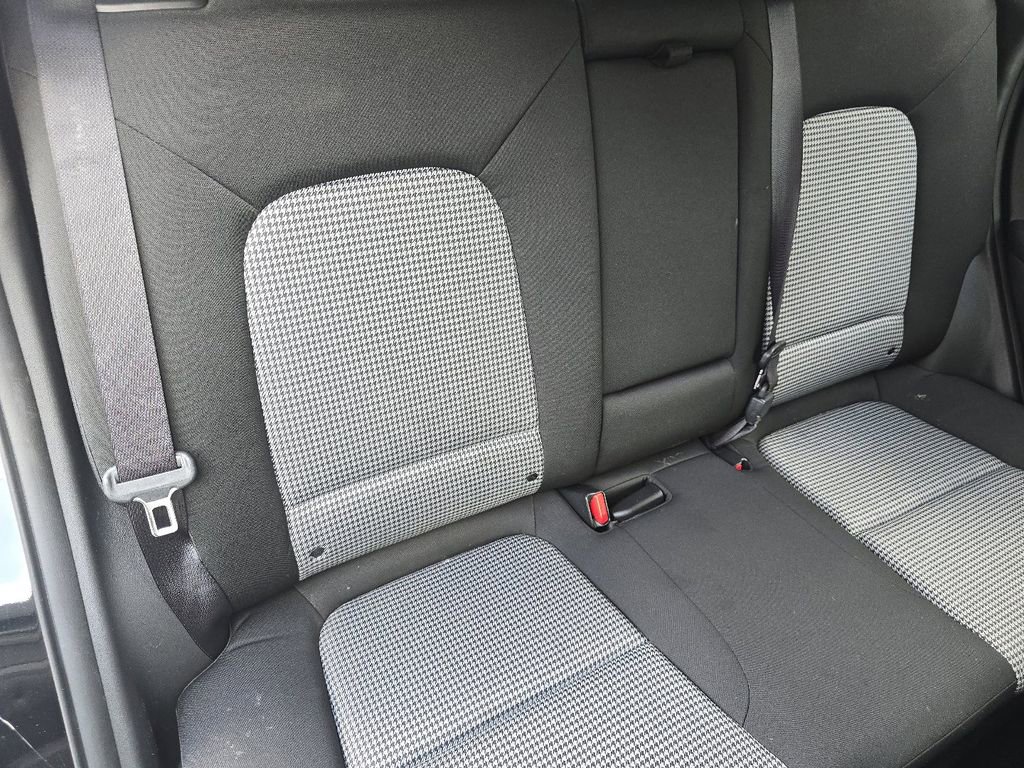 Used 2021 Hyundai Kona SE image 18