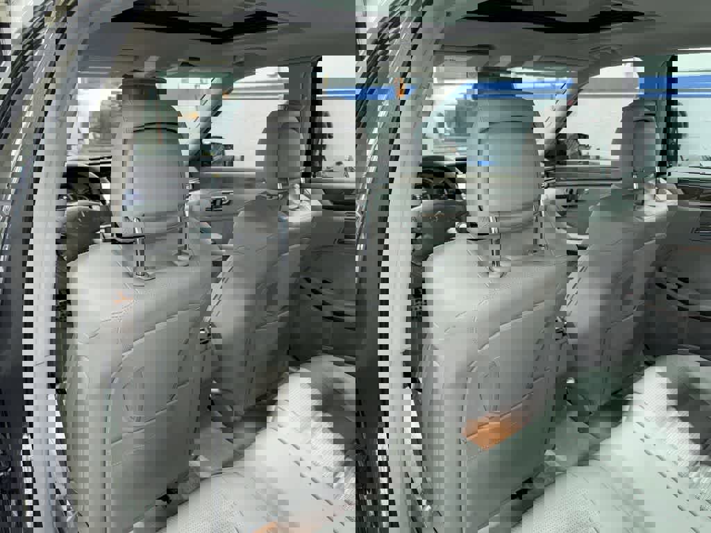 Used 2010 Mercedes-Benz E 63 AMG Sedan image 30