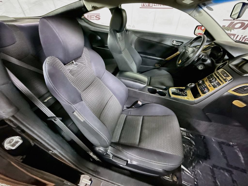 Used 2011 Hyundai Genesis 2.0T RWD image 26