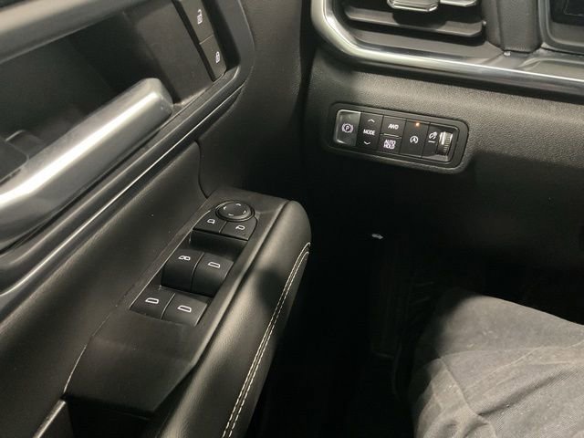 Used 2025 GMC Terrain Elevation image 17