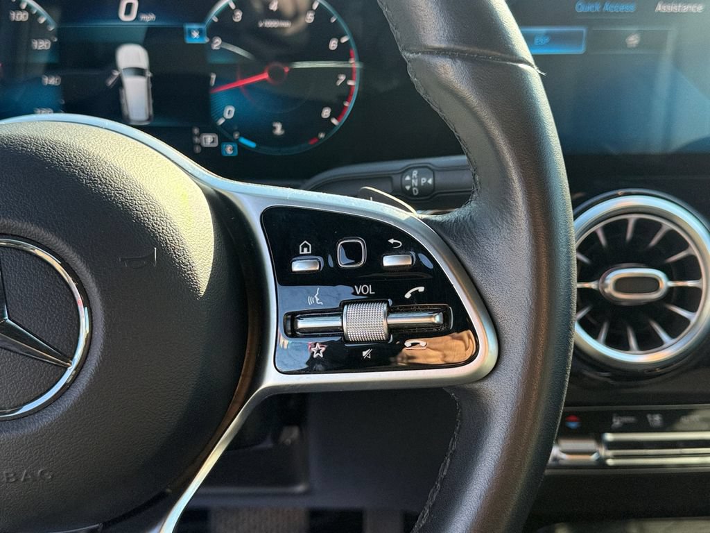 Used 2021 Mercedes-Benz GLB 250 4MATIC image 20