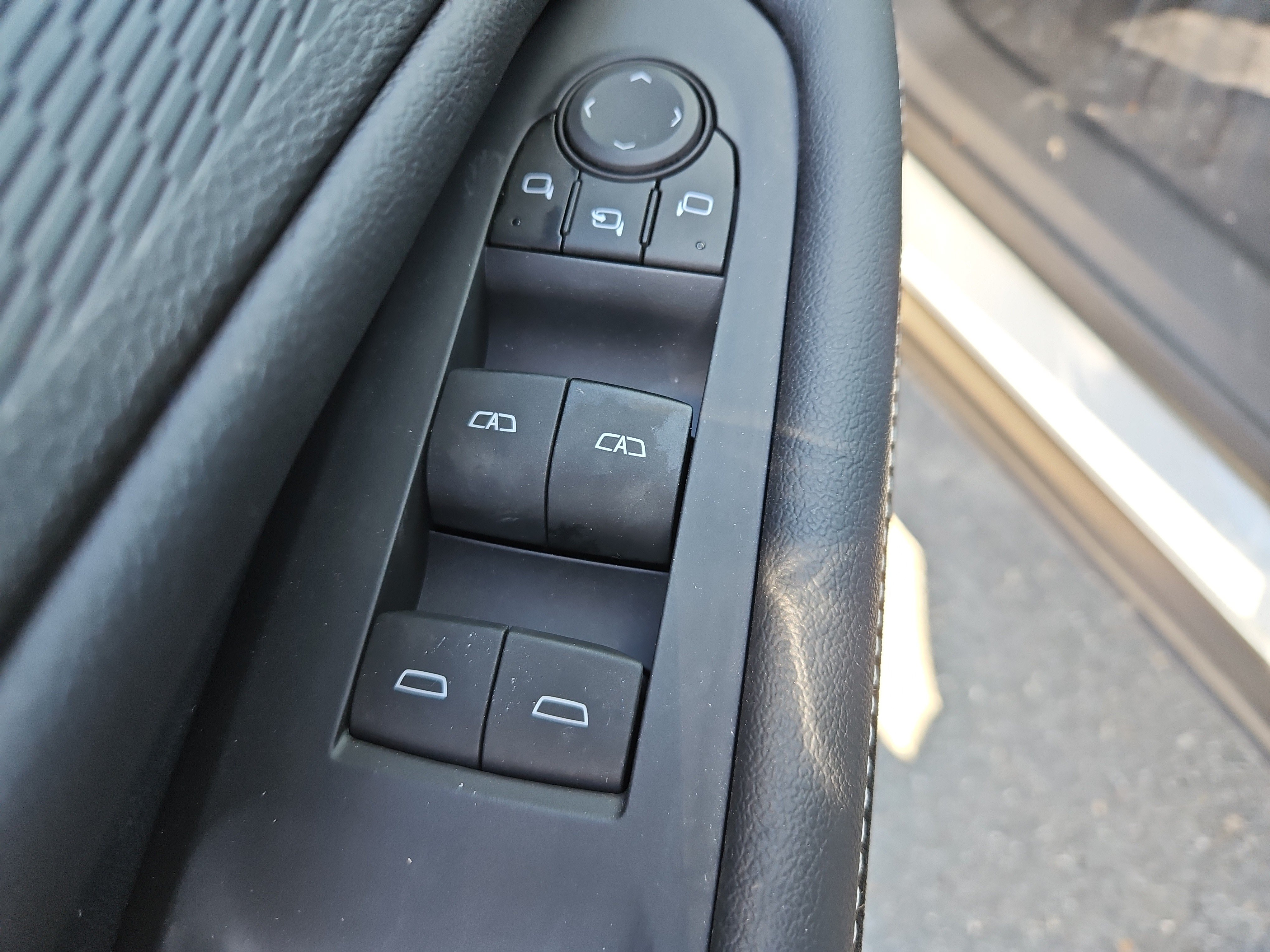 New 2025 Chevrolet Blazer EV AWD Police w/ Remote Keyless Entry Package image 14