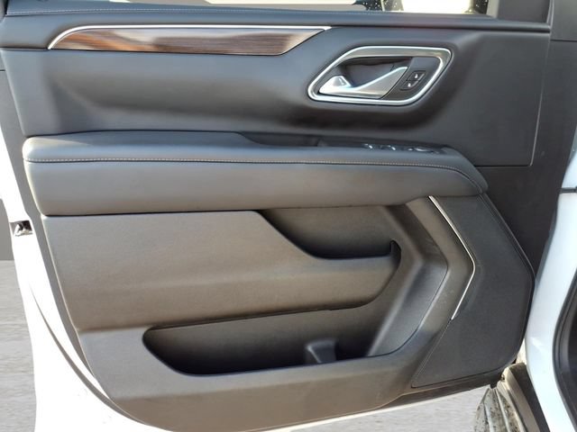 Used 2023 GMC Yukon XL SLE w/ Gmc Pro Safety Plus Package AWD/4WD image 16