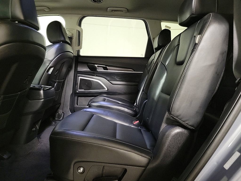 Used 2025 Kia Telluride S image 14