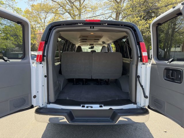 Used 2025 GMC Savana 3500 LT w/ LT Preferred Equipment Group RWD image 13