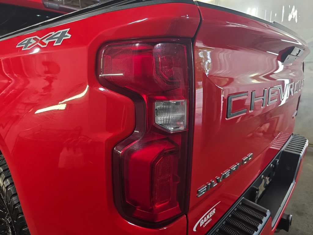 Used 2019 Chevrolet Silverado 1500 Custom w/ Custom Value Package AWD/4WD image 33