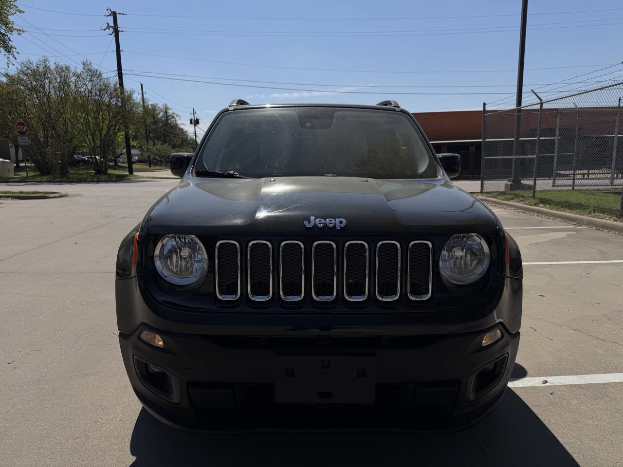 Used 2017 Jeep Renegade Latitude image 2