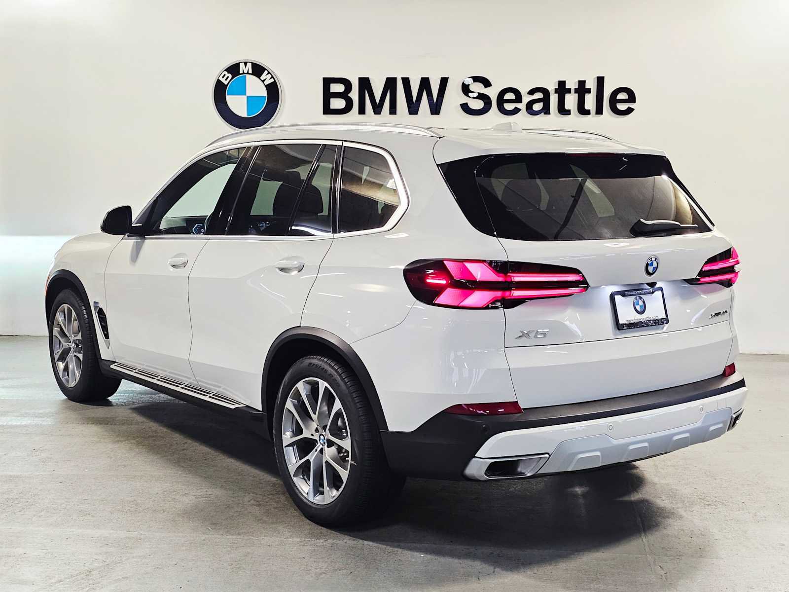 Used 2024 BMW X5 xDrive40i image 4