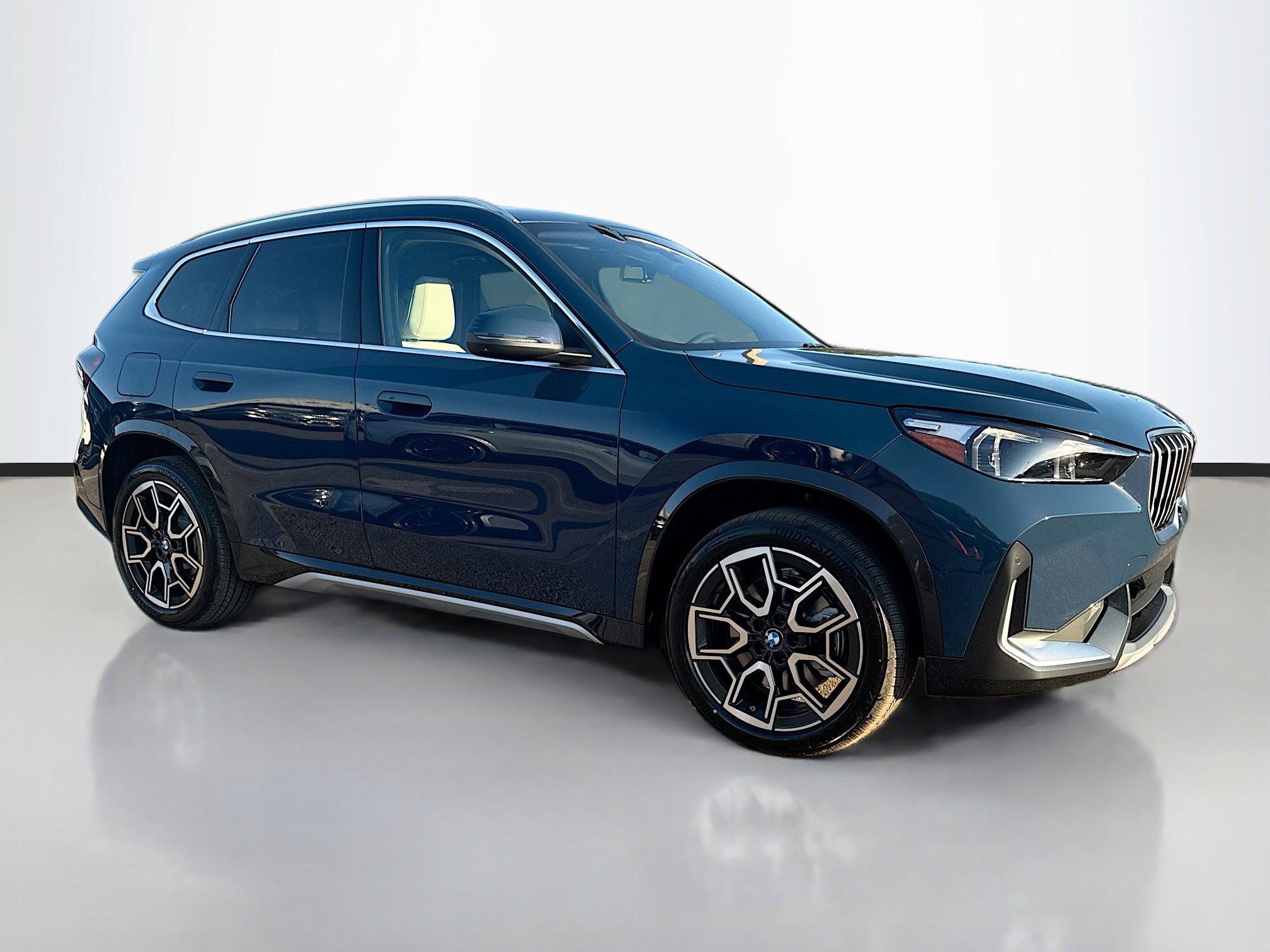 New 2026 BMW X1 xDrive28i w/ Technology Package image 1