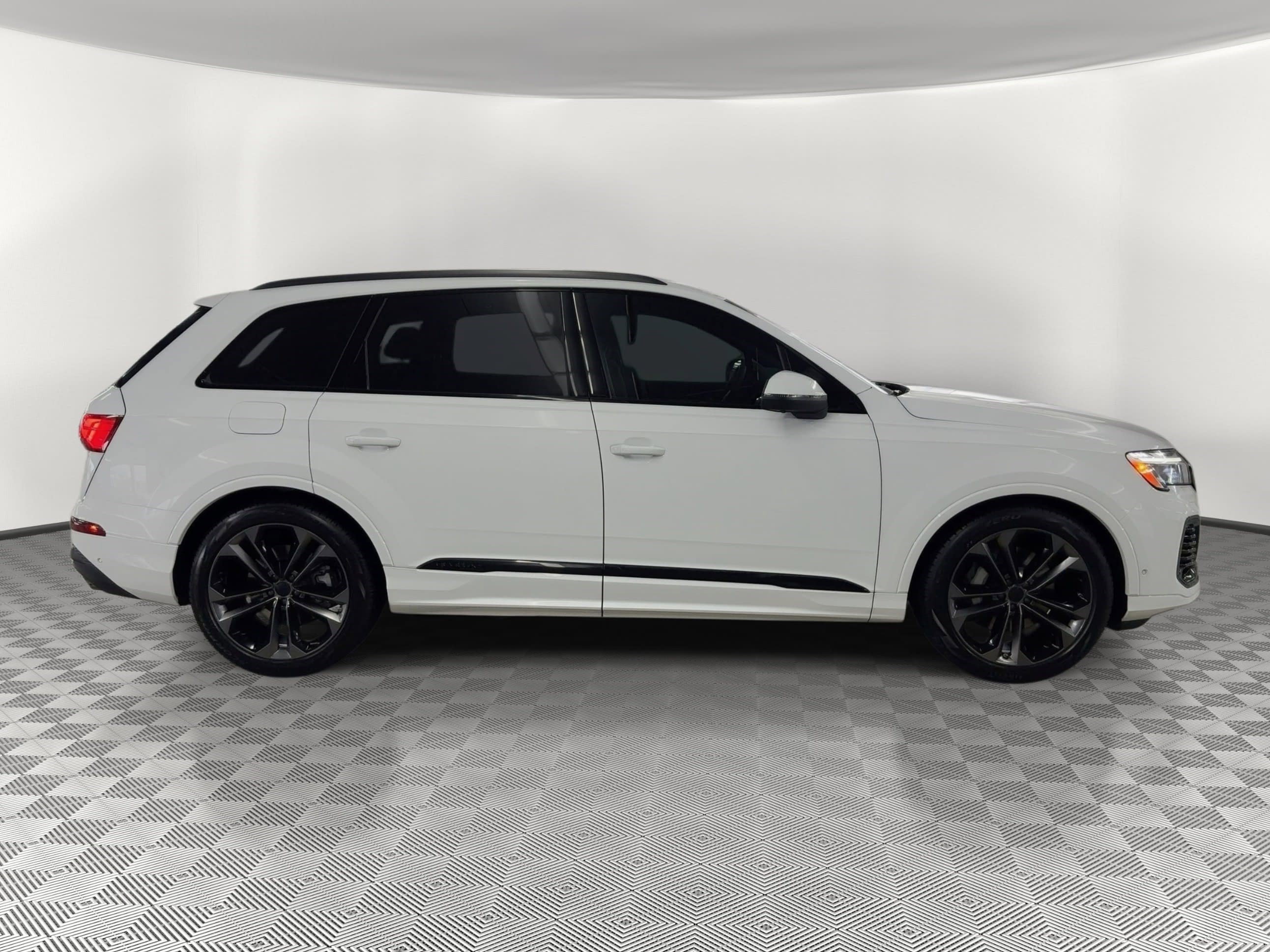 New 2026 Audi Q7 3.0T Premium Plus AWD/4WD image 8
