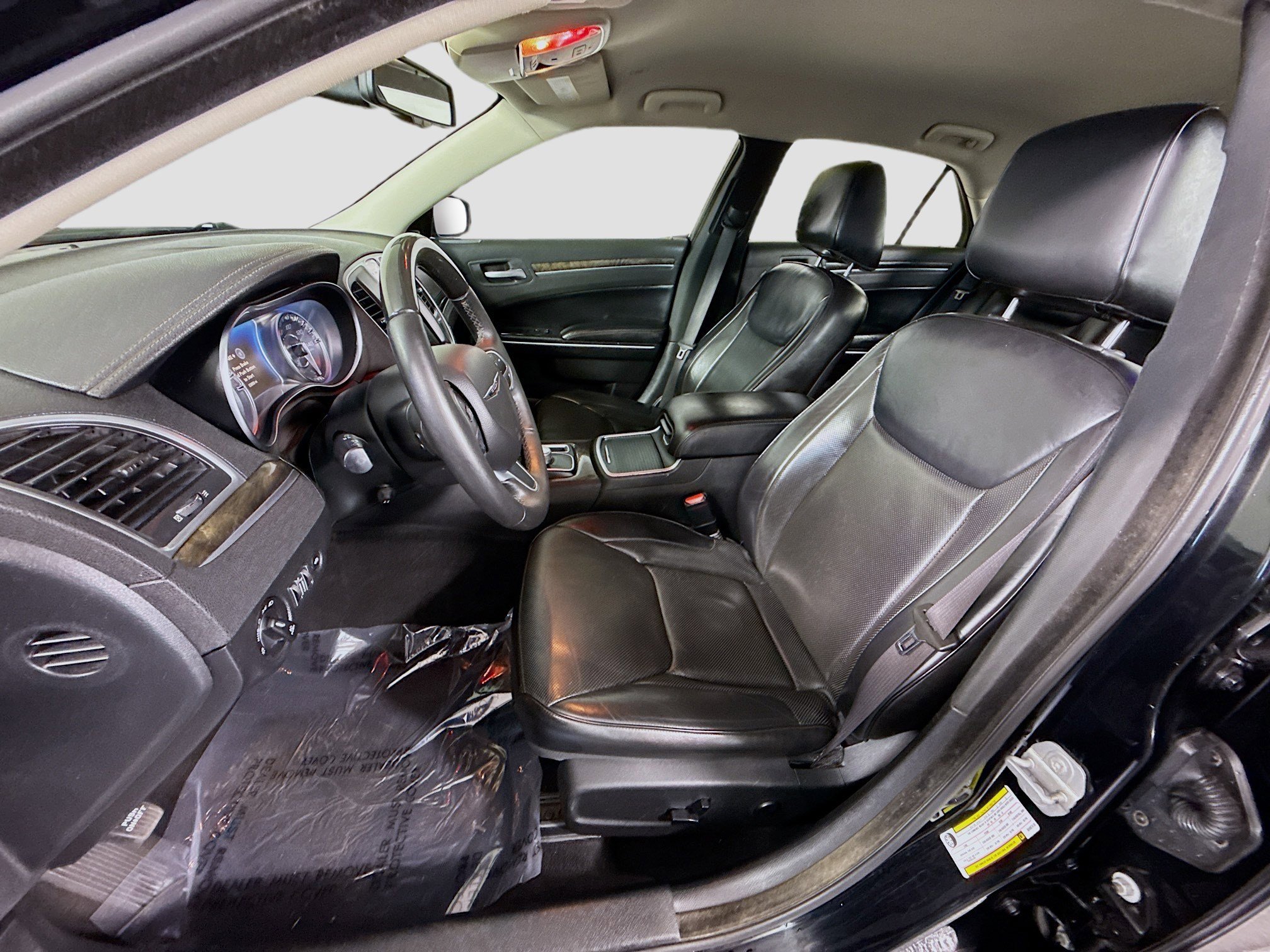 Used 2019 Chrysler 300 Limited image 22