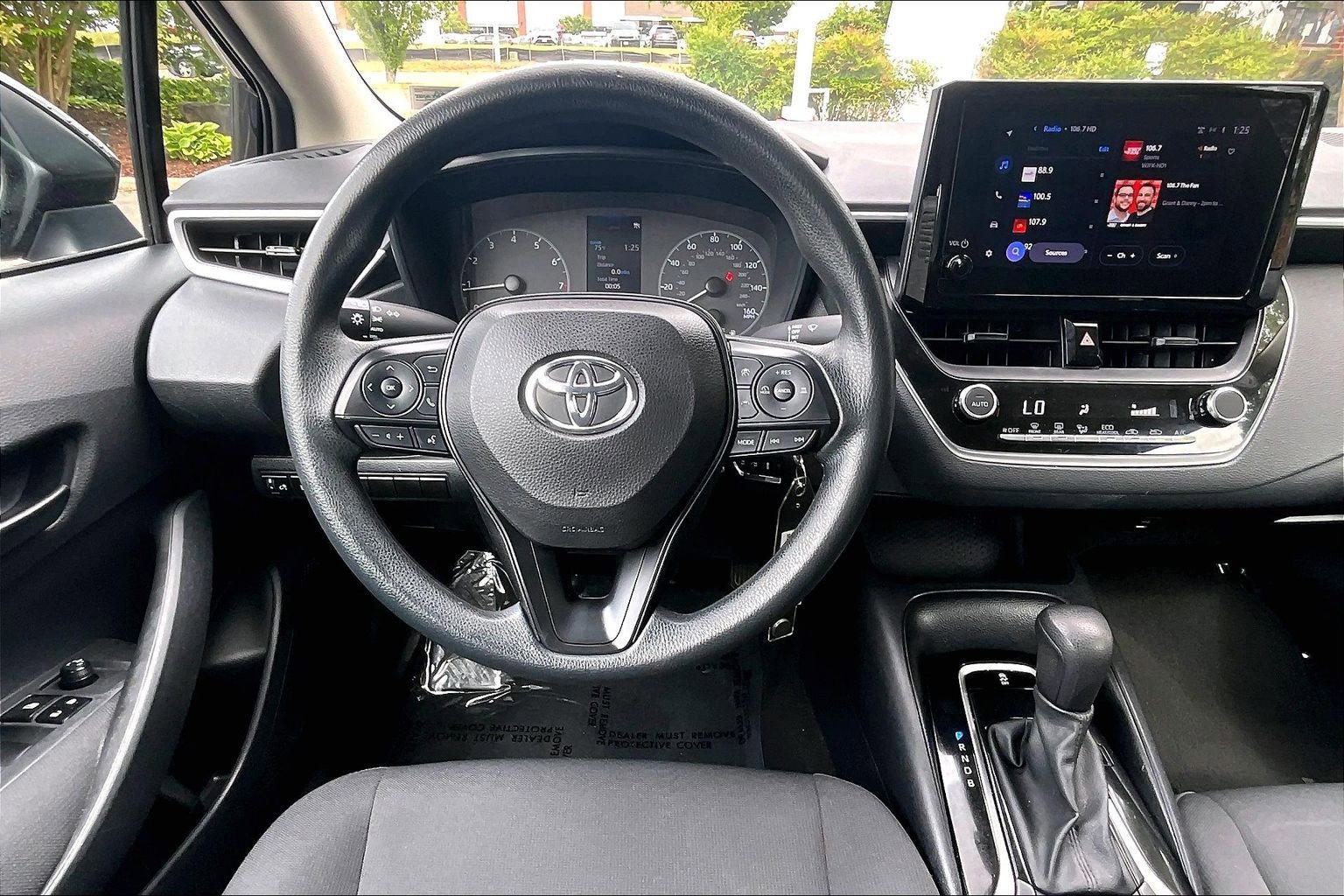 Used 2023 Toyota Corolla LE w/ Carpet Mat Package (TMS) FWD image 5