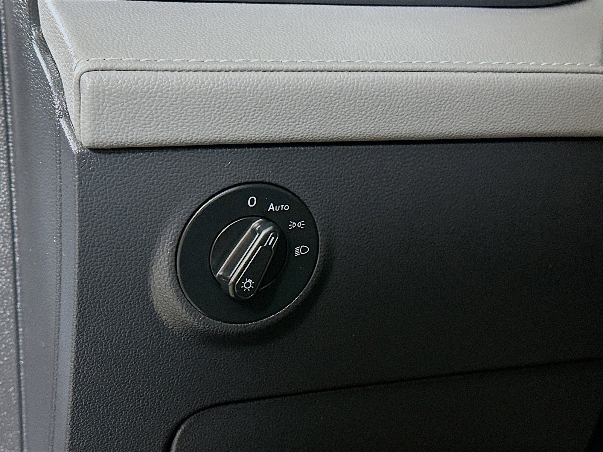 Used 2024 Volkswagen Taos SE image 10