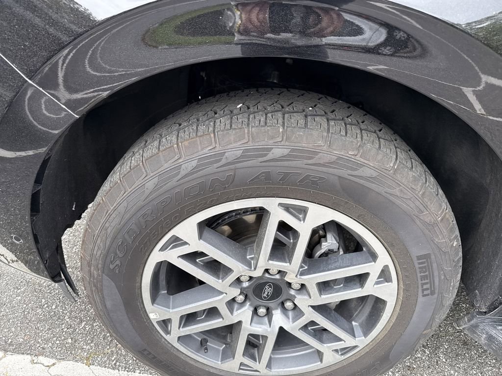 Used 2025 Ford Expedition Active AWD/4WD image 9