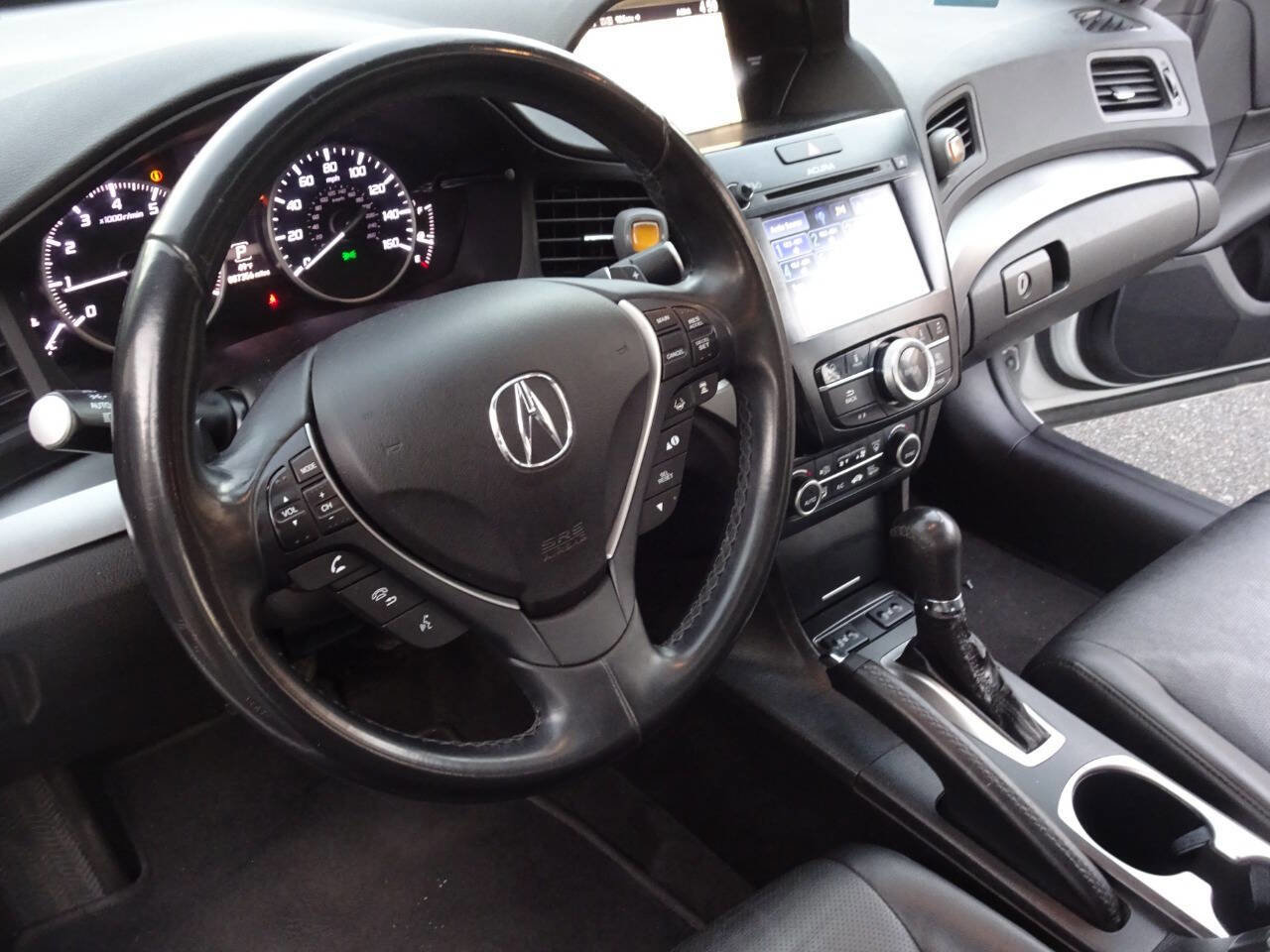 Used 2018 Acura ILX w/Tech 4dr Sedan w/Technology image 14