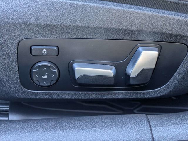 Used 2025 BMW 840i w/ Comfort Seating Package RWD image 19