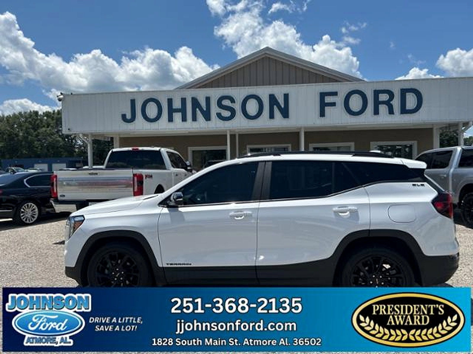 Used 2023 GMC Terrain SLE w/ Elevation Edition image 1