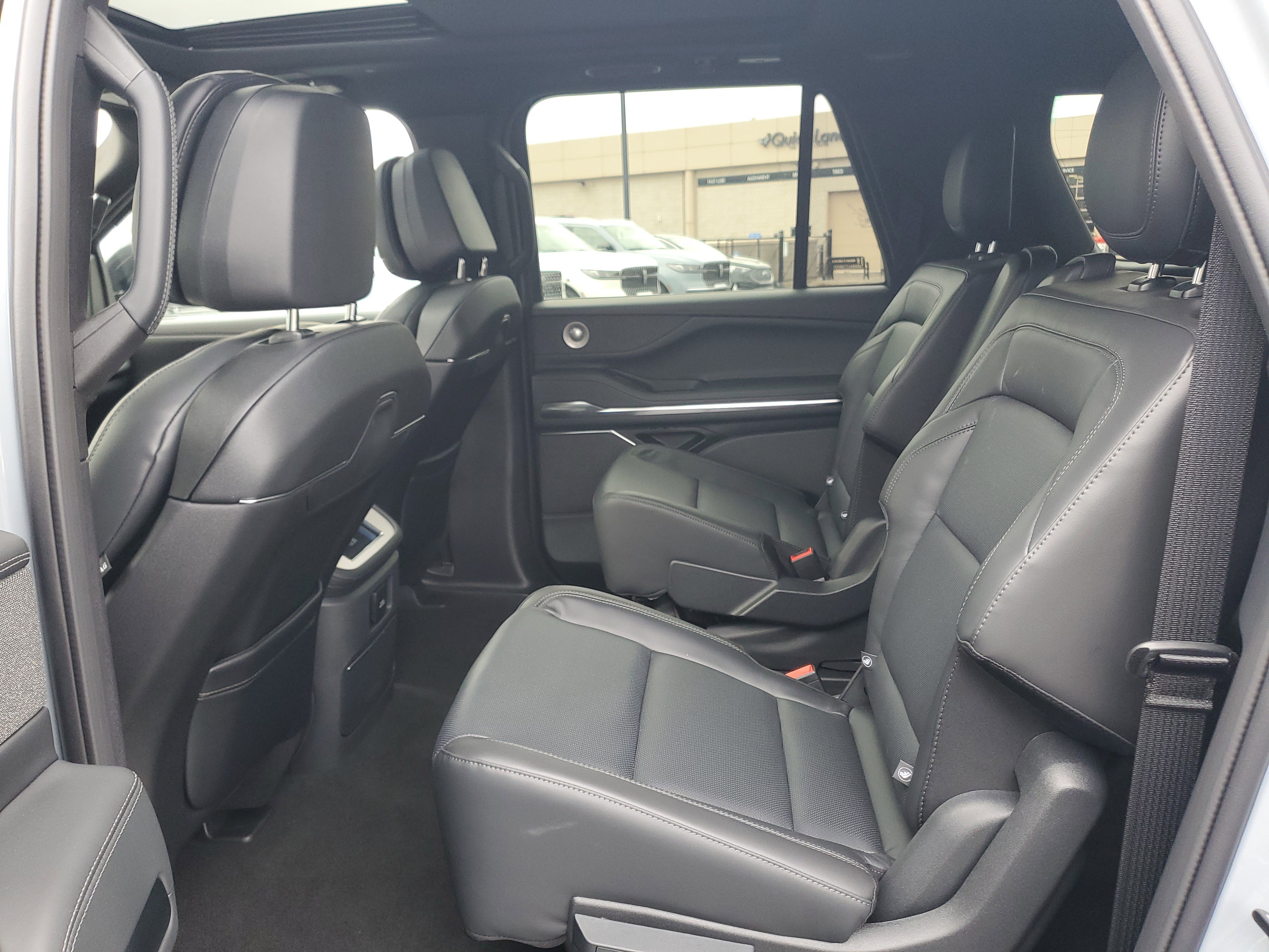 New 2025 Lincoln Navigator L Reserve w/ Jet Appearance Package image 27