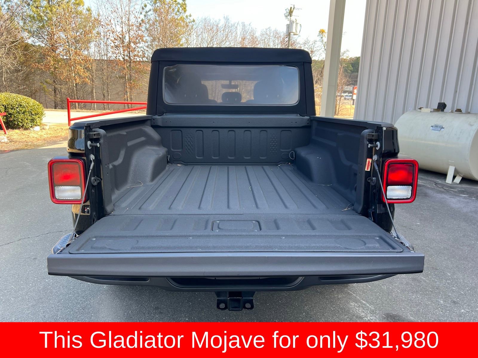 Used 2022 Jeep Gladiator Mojave w/ Cold Weather Group image 28