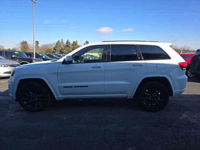 Used 2021 Jeep Grand Cherokee Laredo X image 4