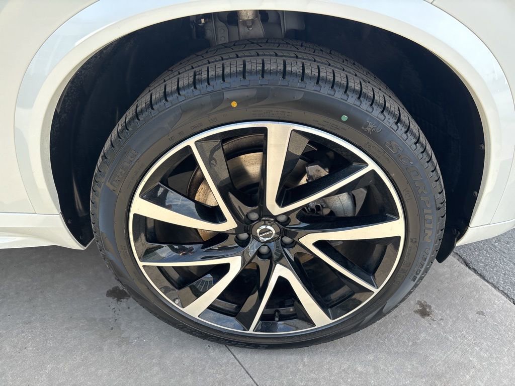 Certified 2023 Volvo XC90 B6 Plus w/ Protection Package Premier image 12