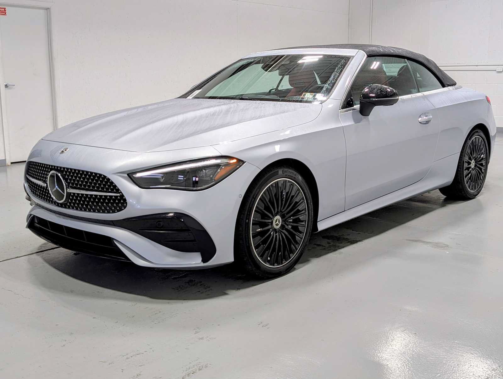 Used 2024 Mercedes-Benz CLE 300 4MATIC Cabriolet image 44