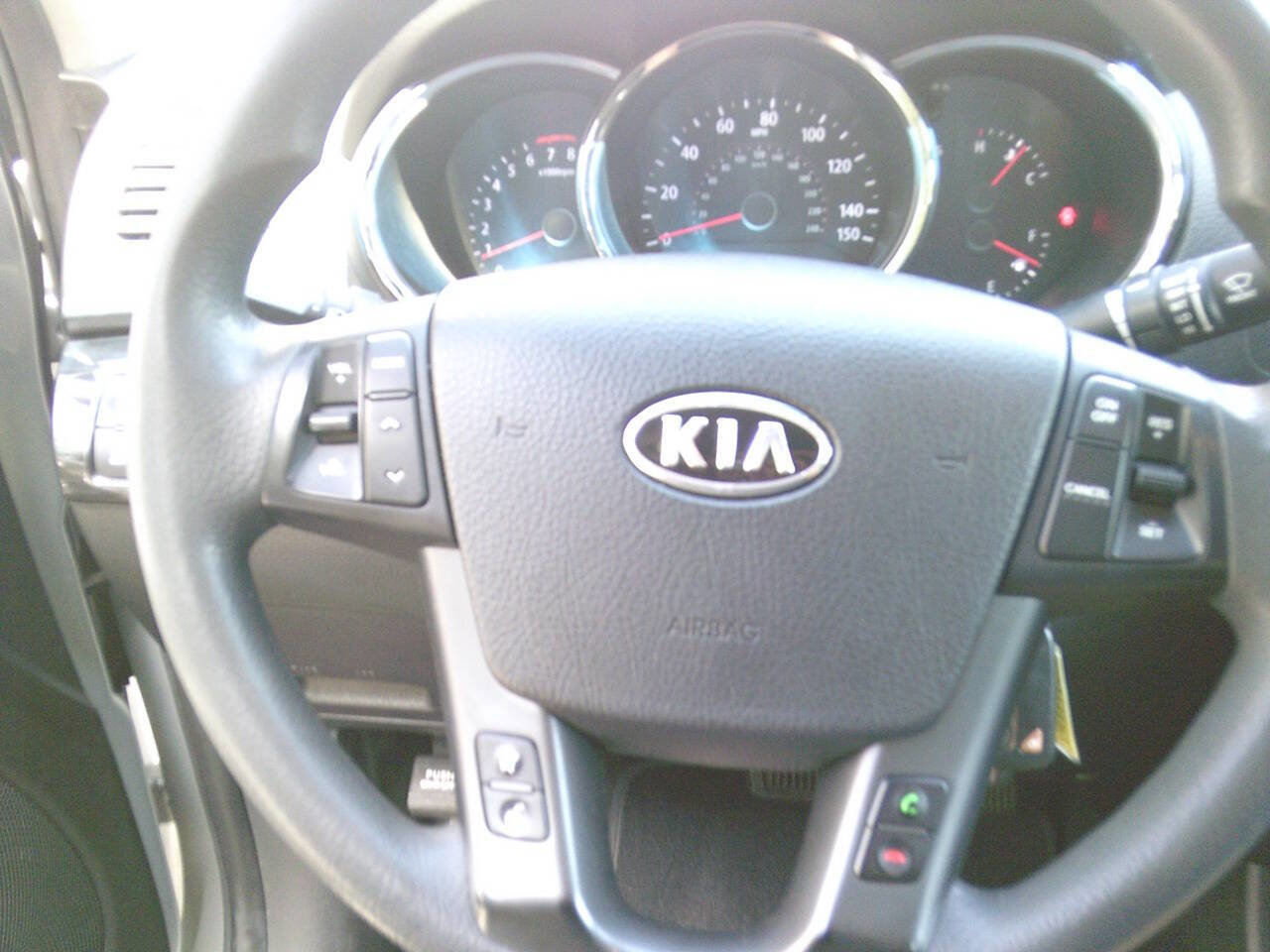 Used 2012 Kia Sorento LX w/ Convenience Pkg image 11