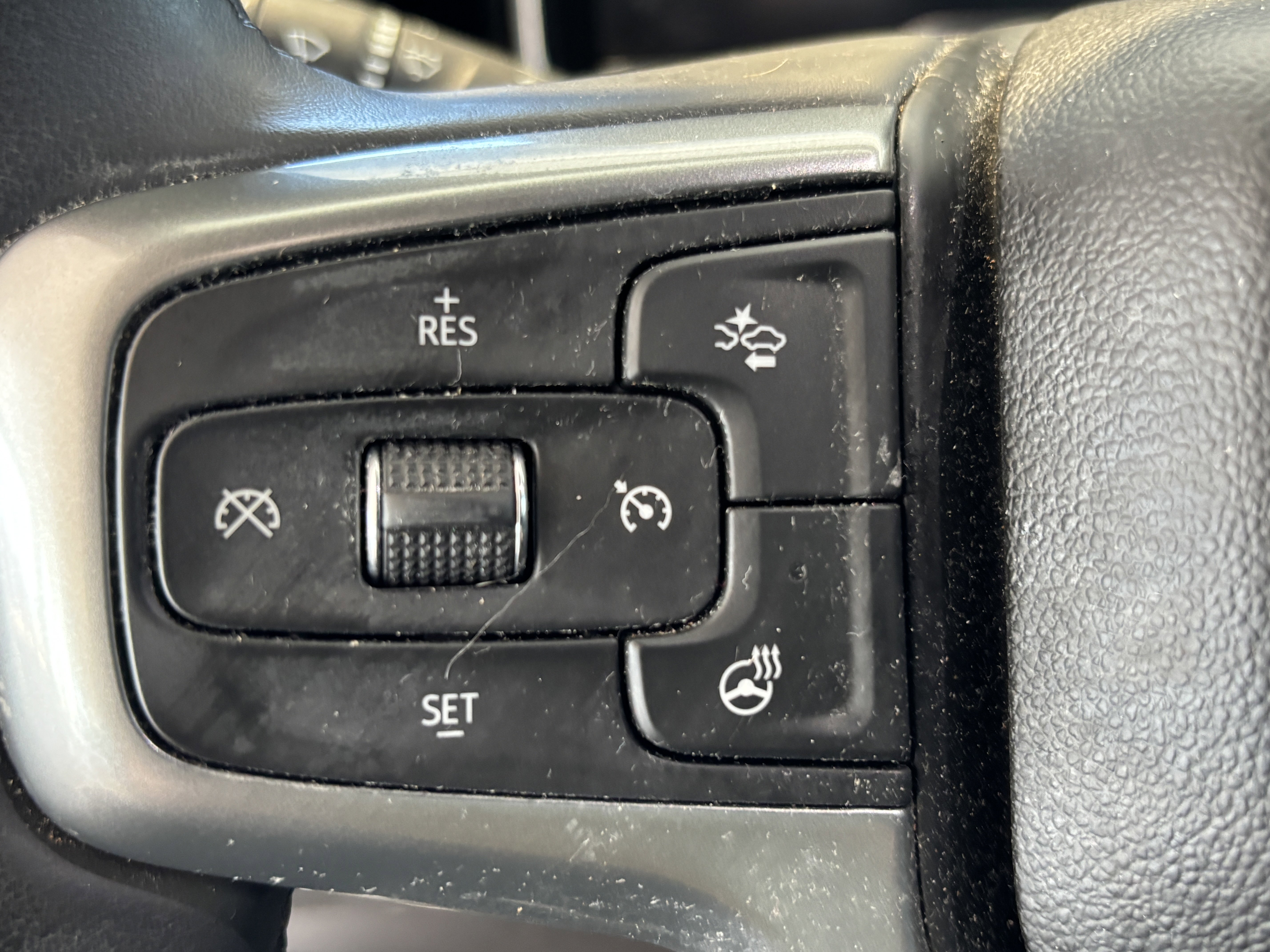 Used 2024 Chevrolet Silverado 1500 LT image 12