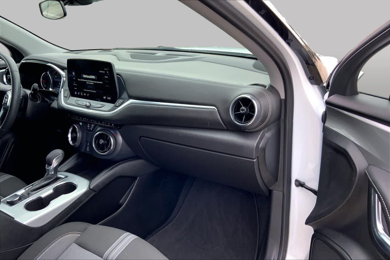 Certified 2025 Chevrolet Blazer LT FWD image 18