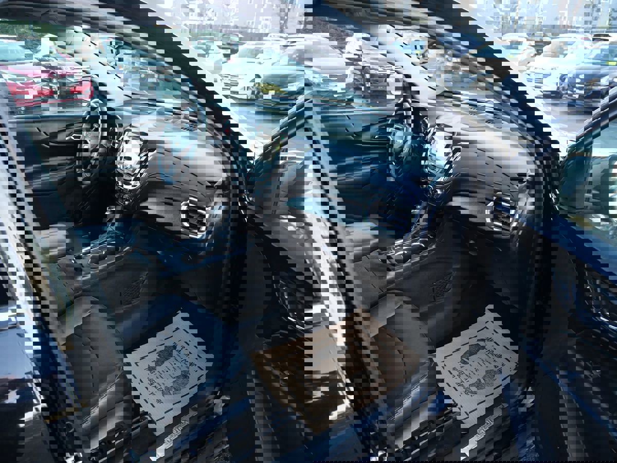 Used 2018 Chevrolet Equinox Premier image 15