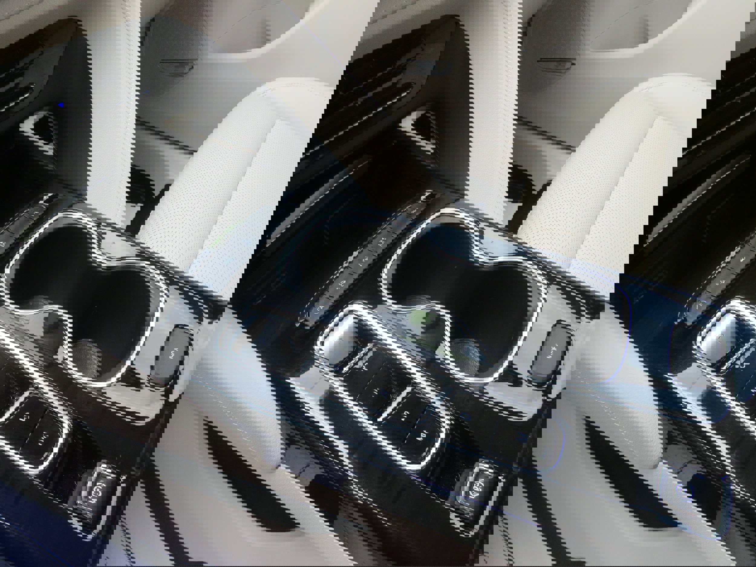 Used 2021 Buick Envision Essence w/ Technology Package I image 10