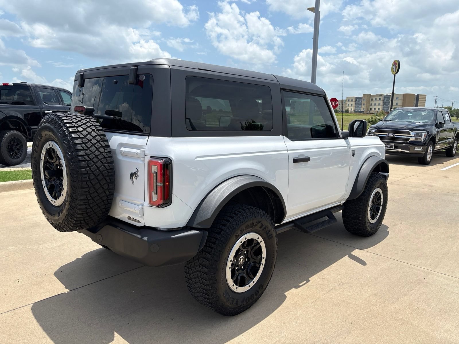 Used 2023 Ford Bronco Big Bend w/ Sasquatch Package AWD/4WD image 6