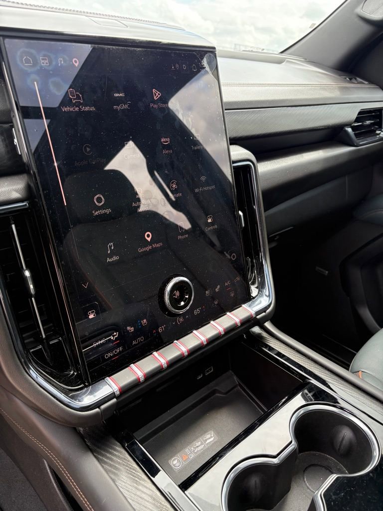 Used 2025 GMC Yukon XL AT4 w/ AT4 Premium Package image 6