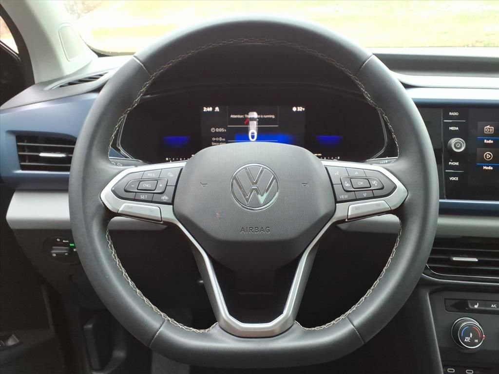 Used 2022 Volkswagen Taos SE w/ Panoramic Sunroof Package image 17