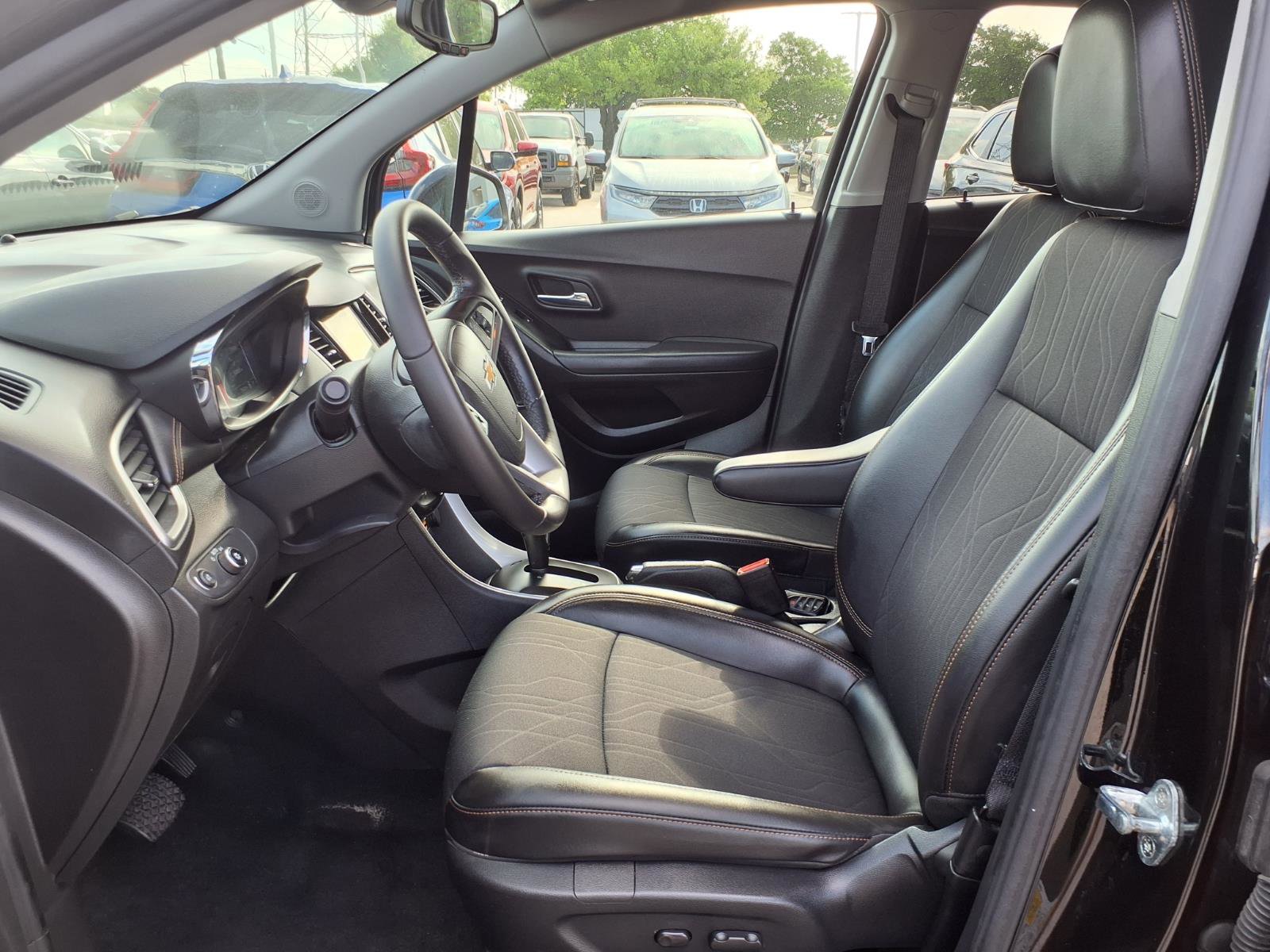 Used 2019 Chevrolet Trax LT w/ LT Convenience Package image 17