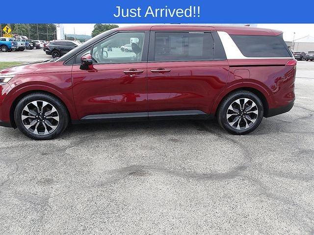 Used 2024 Kia Carnival EX FWD image 4