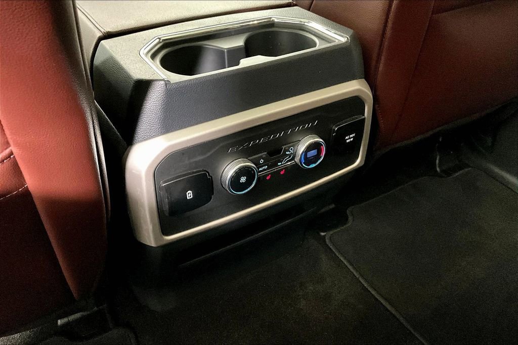 Used 2022 Ford Expedition Max Limited image 34
