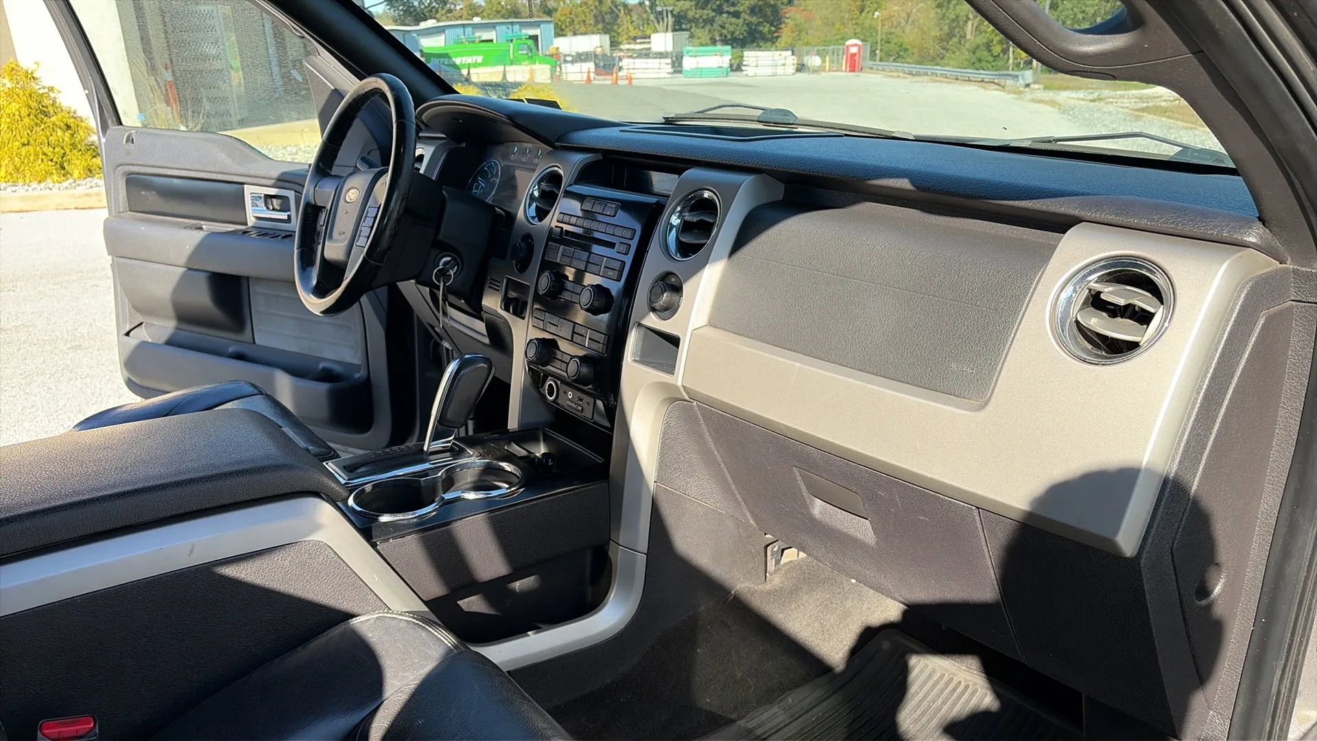 Used 2011 Ford F150 FX4 w/ FX Luxury Pkg image 30