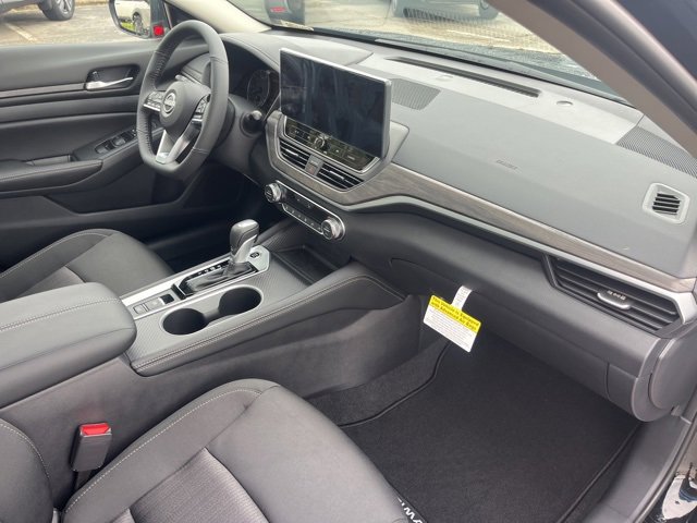 Used 2025 Nissan Altima 2.5 SV w/ SV Premium Package image 22