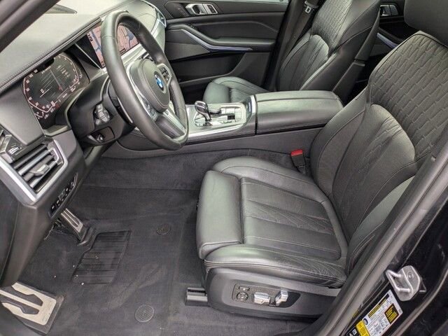 Used 2021 BMW X5 M50i image 10