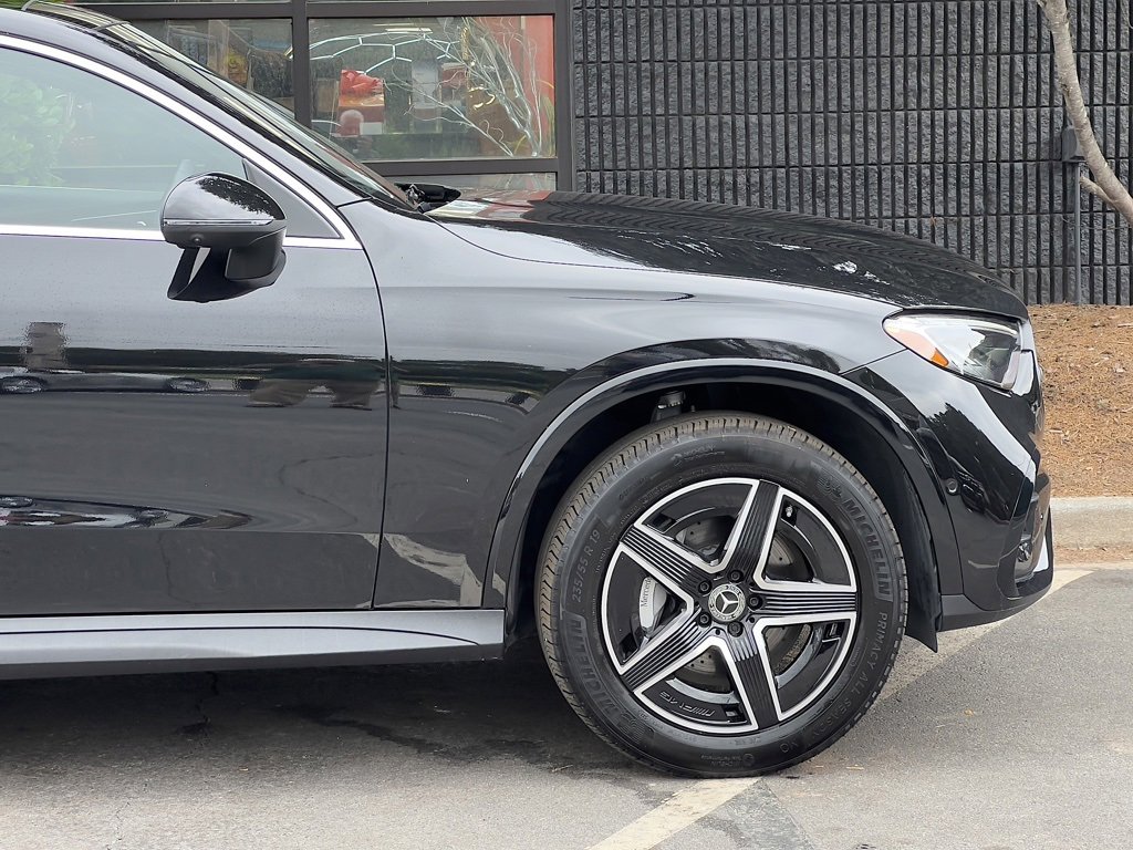 Used 2025 Mercedes-Benz GLC 300 4MATIC w/ AMG Line image 21
